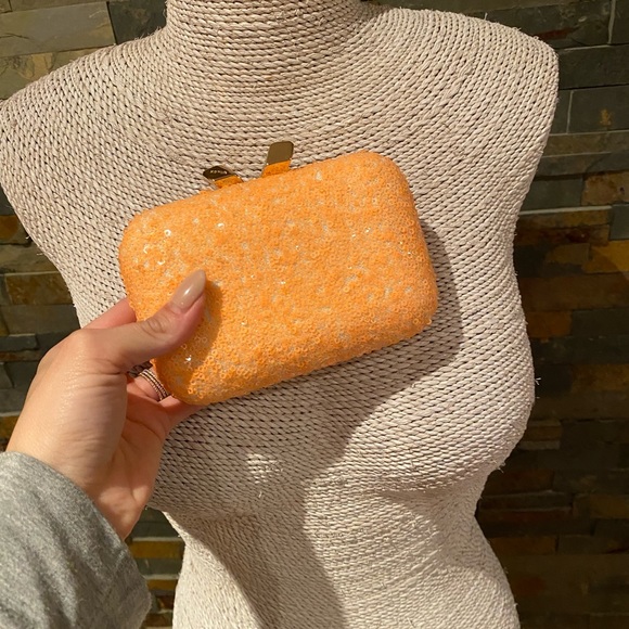 Kotur Coral Sequins Clutch NWT - Picture 9 of 10